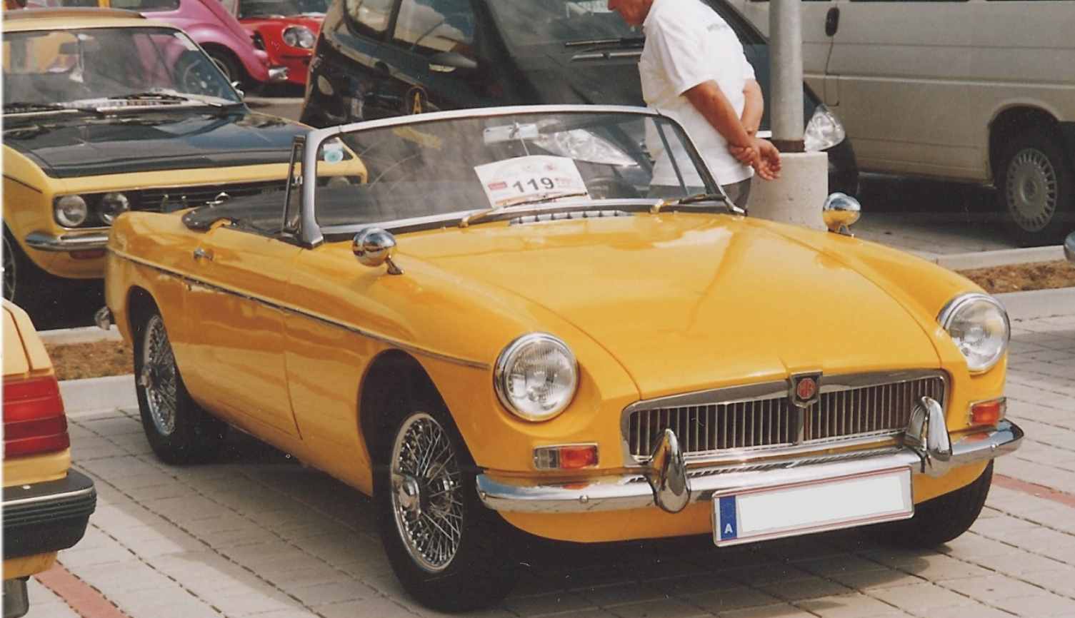 MG B (gelb)