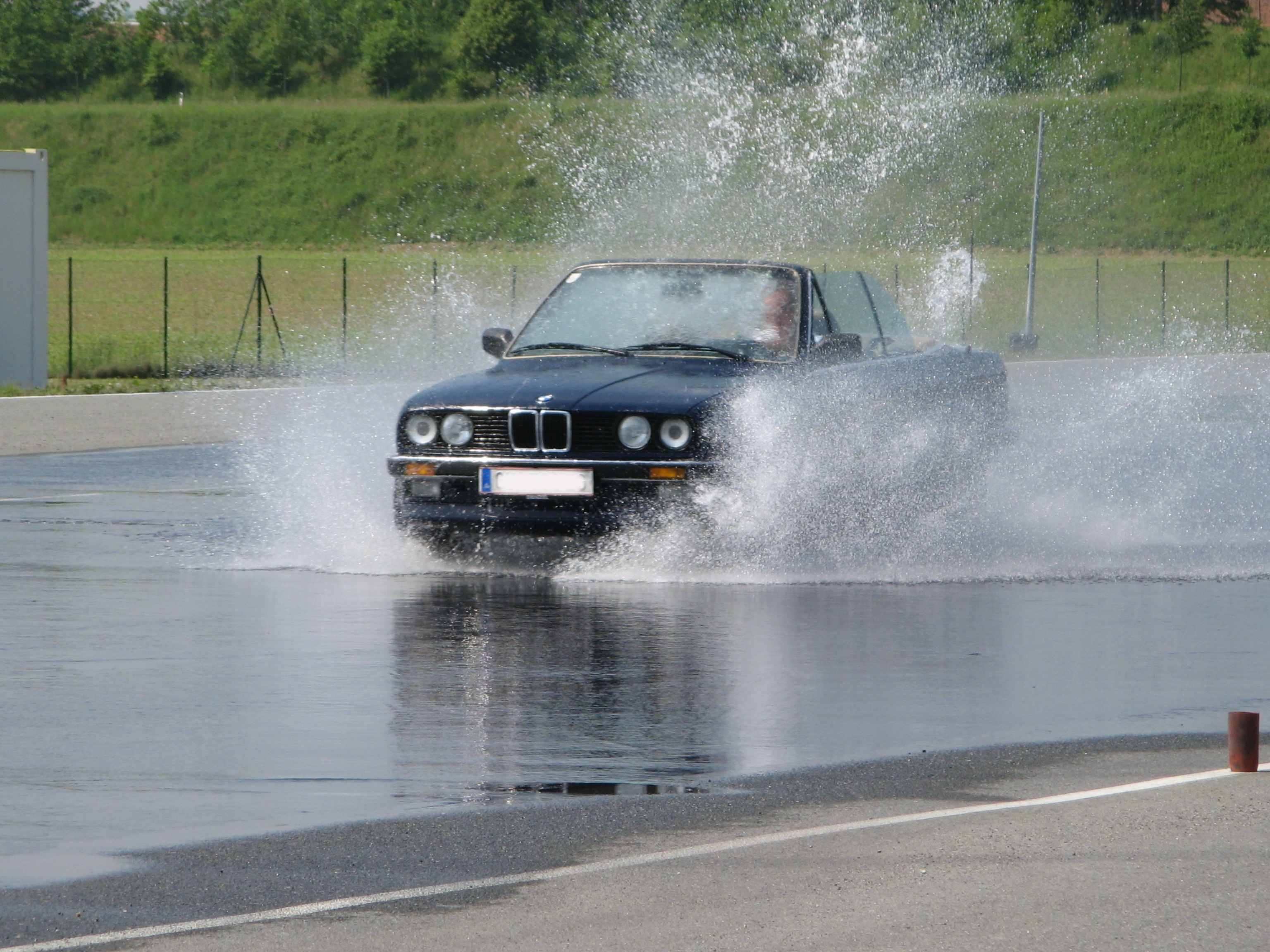 BMW E30 320i Cabrio