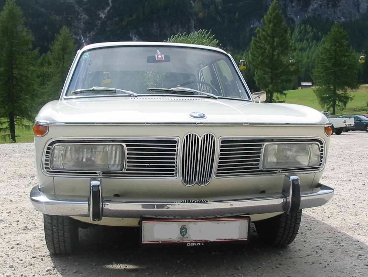 BMW 2000