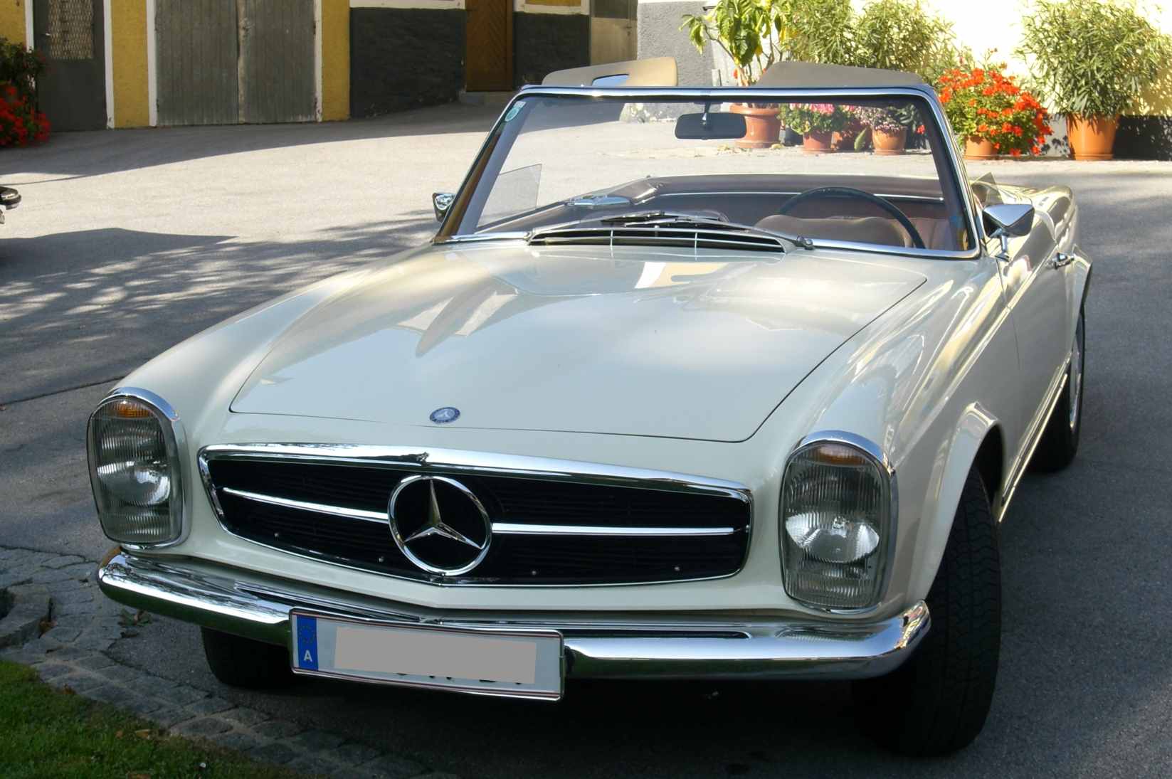 Mercedes Benz 280 SL