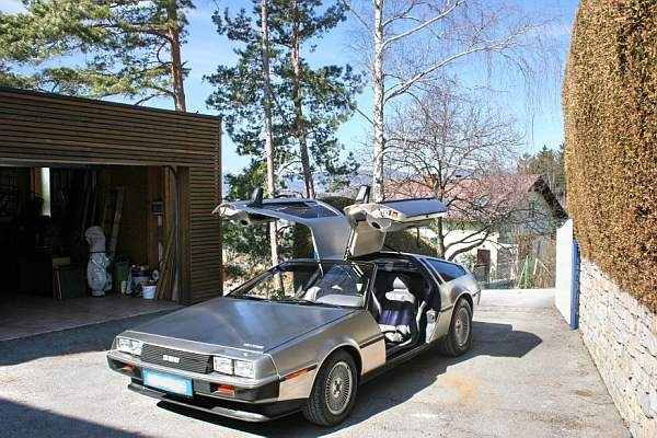 DeLorean DMC - 12